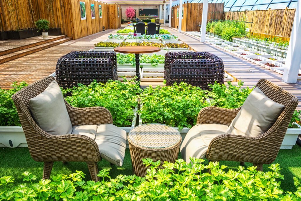 Diseño de Balcones: Creando un Refugio de Relax con Objetos y Accesorios para Exteriores